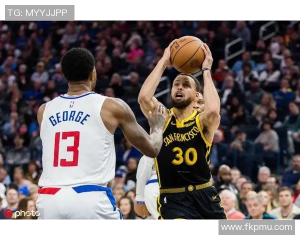 库里在勇士对快船的比赛中狂砍40分精彩瞬间回顾视频分享